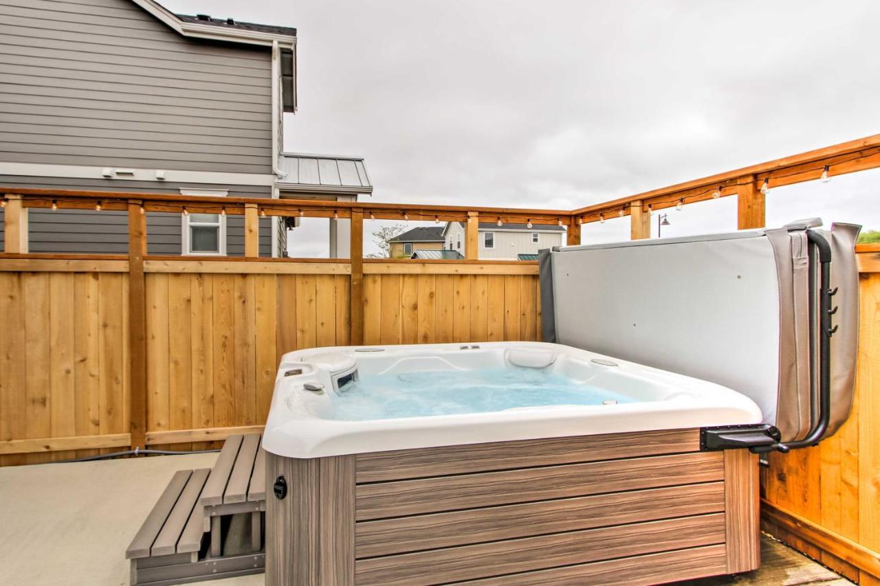 Ocean Shores House With Hot Tub - Walk To Beach Екстер'єр фото
